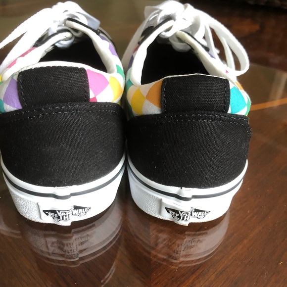 Vans - Picture 6 of 6